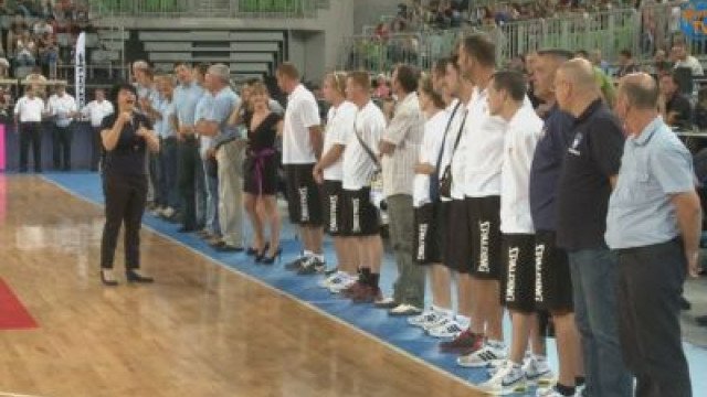 Košarkaška reprezentanca gluhih se je predstavila v Stožicah