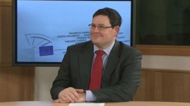 Intervju z dr. Ádámom Kósa, gluhim poslancem v Evropskem parlamentu