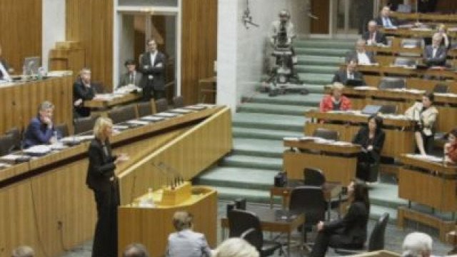 74% gluhih Avstrijcev ne bere tekoče