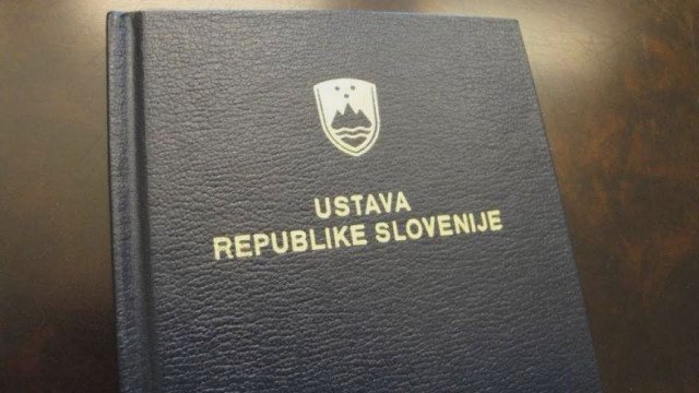 V ustavni komisiji naklonjeni vpisu slovenskega znakovnega jezika v ustavo