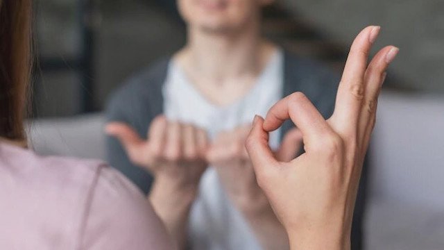 23. september – Mednarodni dan znakovnih jezikov