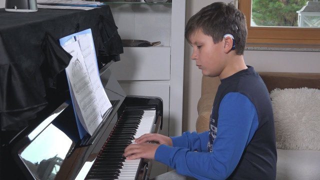 Dan polževega vsadka: 11-letni Nikolaj ljubi glasbo