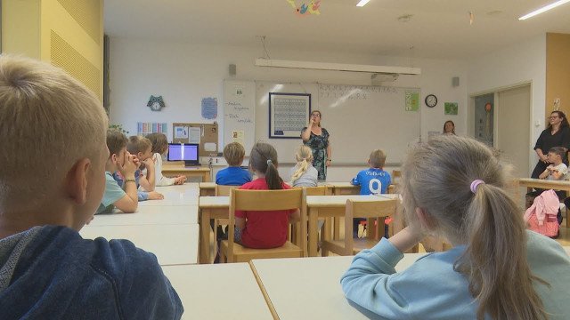 Na OŠ Alojzija Šuštarja se učenci radi naučijo slovenskega znakovnega jezika
