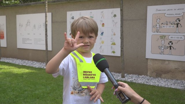 Kako brez besed rečeš »rad te imam«?