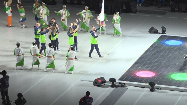 Spektakularna otvoritev 25. poletne olimpijade gluhih