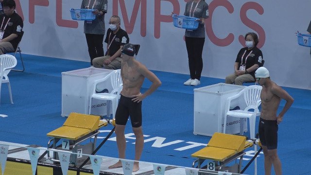 Plavalec Ambrožič z dvema osebnima rekordoma, tenisač Kegl v četrtfinale