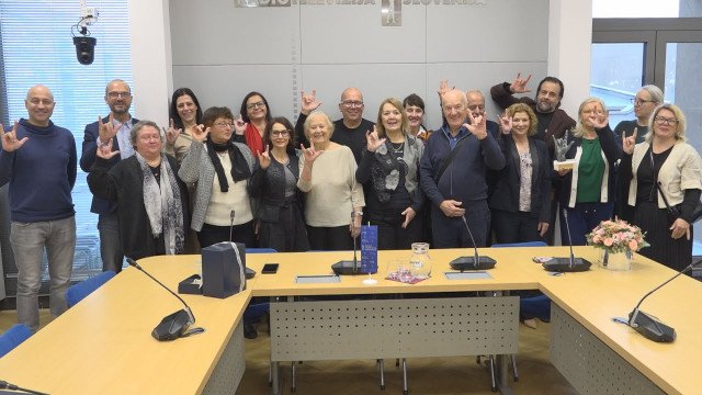 45 let oddaje Prisluhnimo tišini: vrata v razumevanje sveta tišine