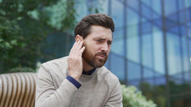 Tinitus: ko zvok postane breme