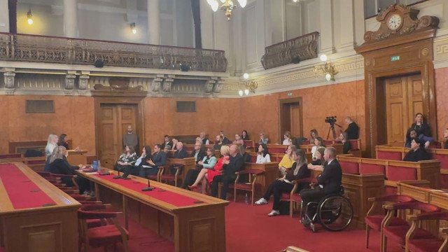 Posvet ZDGNS: Umestitev SZJ v sistem vzgoje in izobraževanja