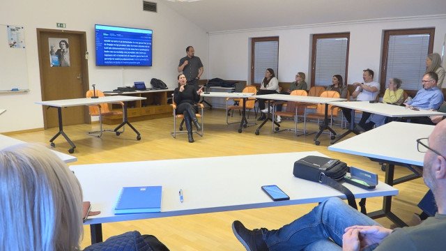 Aplikacija Audimo in Soniox: Ko ne slišiš – lahko bereš