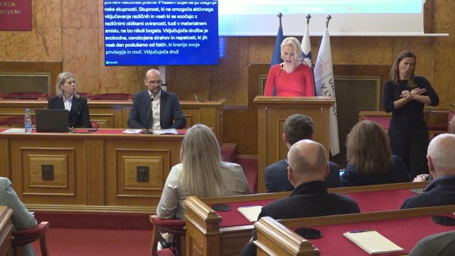 Posvet ZDGNS: Umeščanje SZJ v vzgojno-izobraževalni sistem