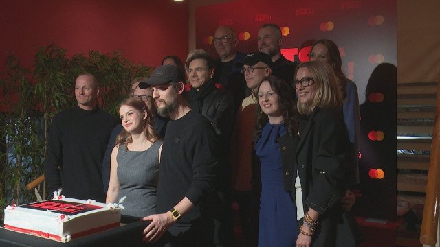 Predstava 100 pa roka! navdušila občinstvo