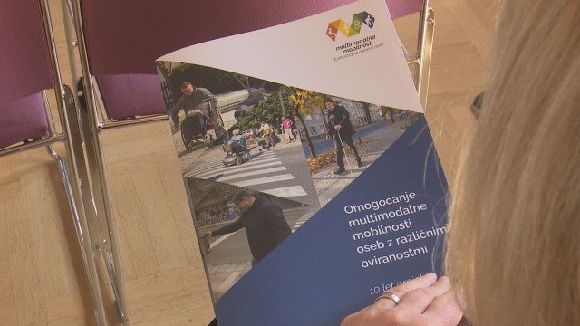 Korak naprej pri dostopnosti za gluhe in naglušne